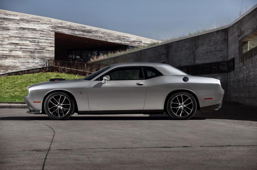  Dodge Challenger 392 Hemi Scat Pack Shaker 2015 года  (фото 49 из 51)